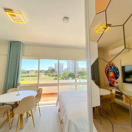Barinel Ocean Breeze Apartment *